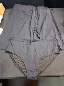 lot 5503 image: Womens Plus Size Two Piece Bikini Size 24W Black&nbsp