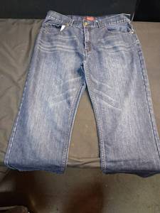 lot 5539 image: Perry Ellis Bootcut Jeans Size 36 x 32