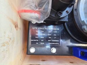 lot 6538 image: Electric Hydraulic Track Pin Press Machine YLJ100 1.5KW 63MPa 100T