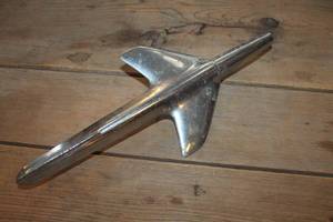 lot 1682 image: Vintage Jet Plane Hood Ornament