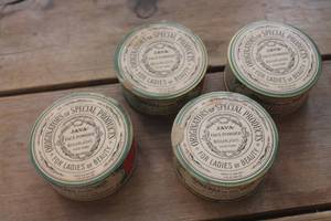 lot 1694 image: Unopened 1920s Java Face Powder