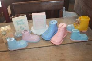 lot 1711 image: Vintage Baby Banks