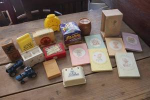 lot 1712 image: Vintage Childrens Banks and More