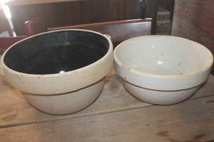 lot 1719 image: Lg. Vtg. Crock Bowls crack on one