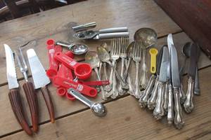 lot 1723 image: Vintage Silverware and More