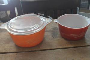 lot 1724 image: Vtg. Pyrex Autumn Harvest Casserole Dishes