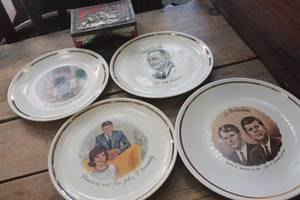 lot 1732 image: Vintage President Dcor Plates and More