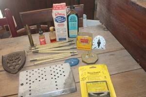 lot 1749 image: IOB Vintage Timer, Ruler and More