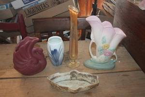 lot 1756 image: Vintage Hull Vase and More