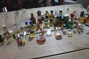 lot 1758 image: Vintage Perfume Sample Bottles & More