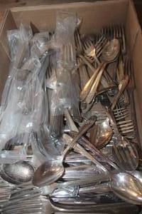 lot 1779 image: Vintage Silverware