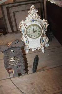 lot 1781 image: Vintage Clocks untested