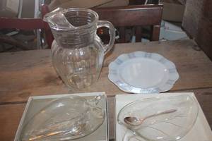 lot 1809 image: NIB Vintage Serving Dishes and More