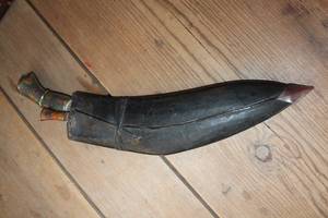 lot 1853 image: Antique Knife and Dagger Set