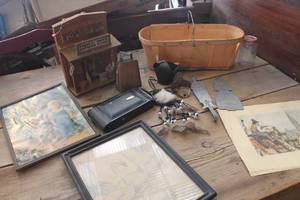 lot 1854 image: Vintage Pictures and More Home Dcor