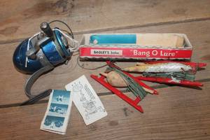 lot 1862 image: Vintage Fishing Lure and More
