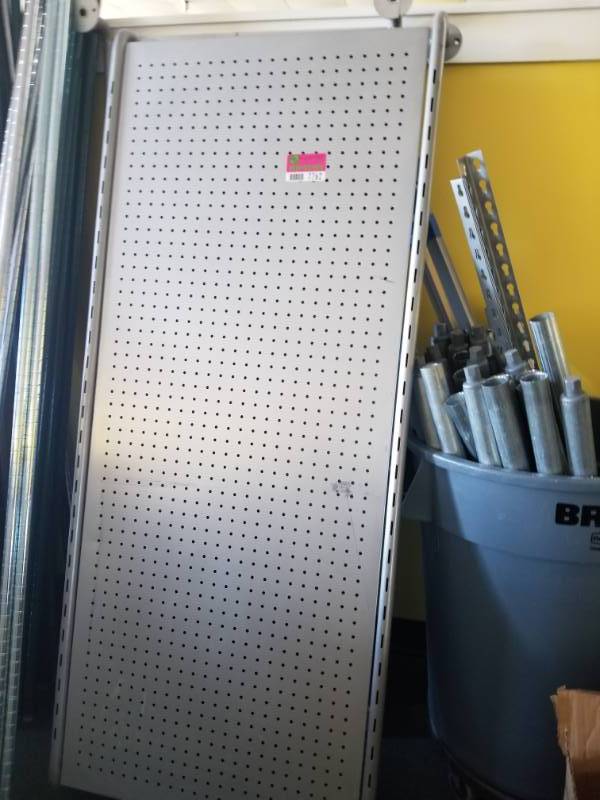 lot 7762 image: Metal Shelving