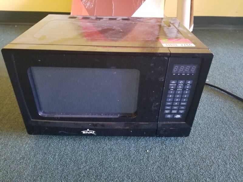 lot 7766 image: Rival Microwave