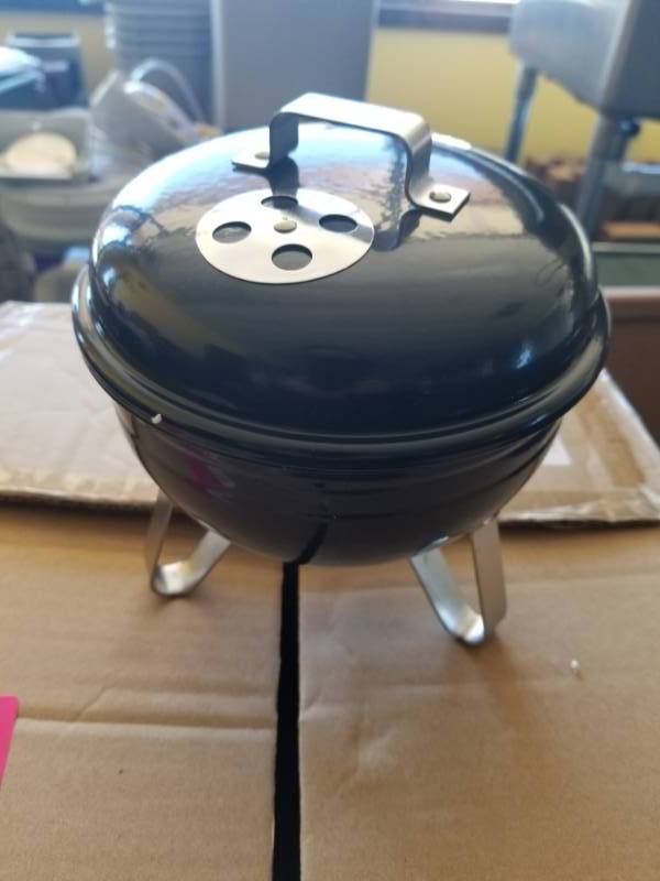 lot 7789 image: 12 Decorative BBQ Grills