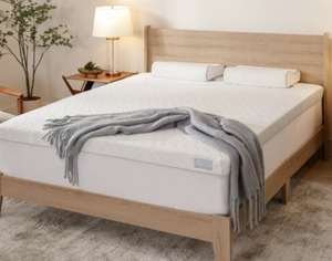 lot 18998 image: Serenity by Tempur-Pedic Cooling Memory Foam Mattress Topper King size 80x76in 203x193cm