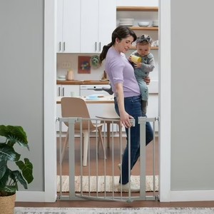 lot 19050 image: Safety 1st Simple Pass Walk-Through Gate, Grey