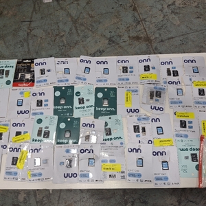 lot 19190 image: 45 SDHC CARDS ALL 32 GB