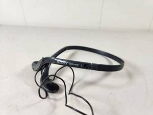 lot 68 image: Sony MDR-W08 Headphones Walkman