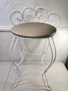 lot 79 image: White Metal Vanity Stool with Taupe Seat Pad