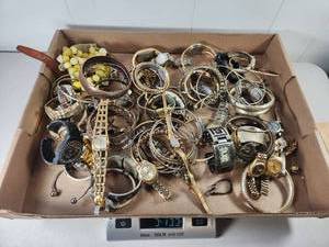 lot 93 image: Lot of Fashion Watches and Bracelets Jewelry Mixed Brands Vintage