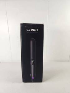 lot 99 image: 0.7 Inch Hair Straightener