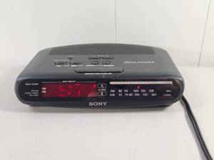 lot 129 image: Sony ICF-C370 Dream Machine FMAM Clock Radio Dual Alarm Works