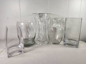 lot 161 image: 5-Piece Vase Set Assorted Styles
