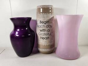 lot 162 image: 3-Piece Decorative Vase Set Purple Pink Grateful Heart