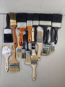 lot 204 image: Paint Brush Lot Brushes Various Sizes Black Bristle Natural Hair