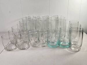 lot 233 image: Mixed Glass Drinking Glasses Set