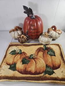 lot 299 image: Thanksgiving Pumpkin Decorative Accent Set with Placemats