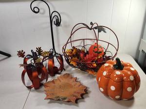 lot 305 image: Halloween Decorative Accents Set Pumpkin Basket Leaf Ornaments