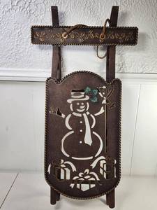 lot 316 image: Snowman Holiday Decorative Wall Hanging with Rope and Ornaments