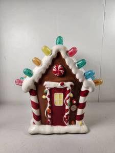 lot 327 image: Hallmark Gumdrop Musical Lighted Gingerbread House&nbsp