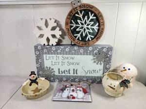 lot 334 image: Holiday Seasonal Decor Lot Let It Snow Snowman Ornament Set
