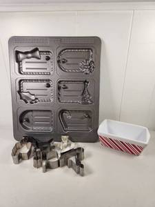 lot 338 image: Solitaire Holiday Cookie Cutter Mold Set with Storage Container and Cutters