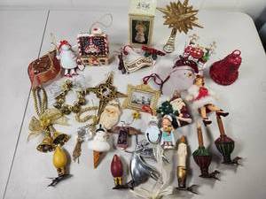 lot 341 image: Lot of 30 Christmas Holiday Ornaments Decorations Mix