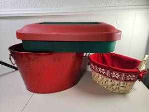 lot 347 image: Decorative Storage Baskets and Bins Set 3-Piece Red Green Wicker