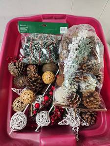 lot 348 image: Holiday Decorative Floral and Natural Elements Craft Assortment
