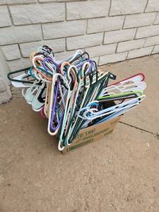 lot 17 image: Lot of 40 Plastic Hangers Assorted Colors