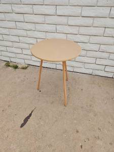lot 21 image: Round Side Table 3-Leg 20in Diameter 24in Height Tan