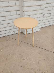 lot 23 image: Round Side Table 24 Inch Diameter 28 Inch Height