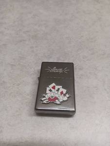 lot 426 image: Sailor Jerry Lighter with Playing Cards and Luck Design