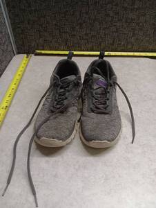lot 431 image: Skechers Lightweight Lace-Up Athletic Shoes Size 7 Gray