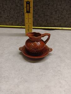 lot 436 image: Canada Souvenir Pitcher and Saucer Set with Maple Leaf Design